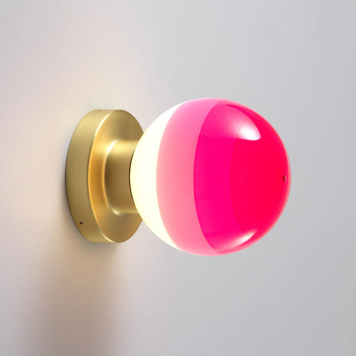 Dipping Light A2 LED Wall Light in Pink/Brushed Brass.