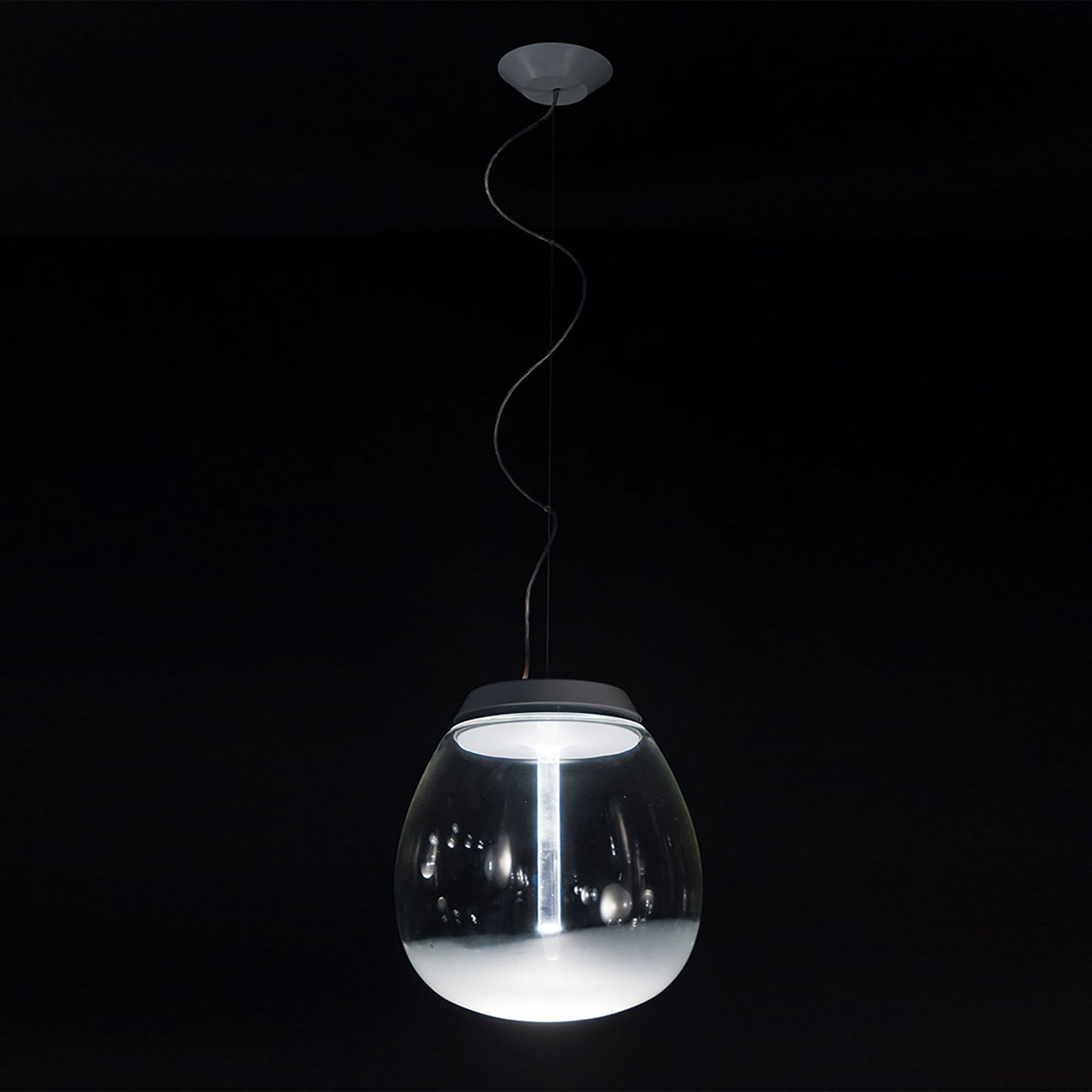 Empatia LED Suspension Light in Detail.