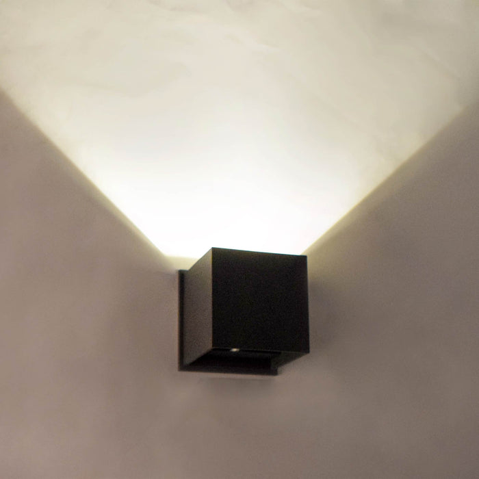 Alumilux Cube Outdoor LED Wall Light in Detail.