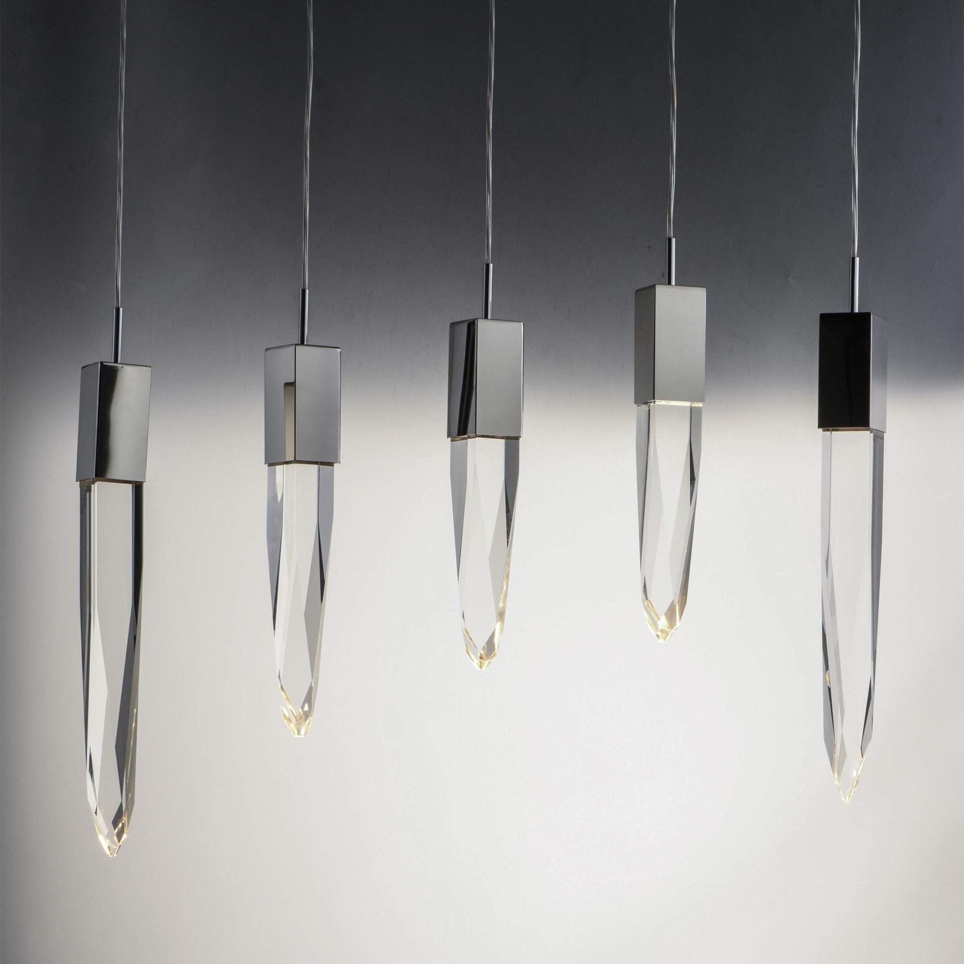 Quartz LED Linear Pendant Light in Detail.