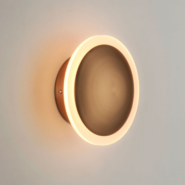 Saucer LED Wall Light in Detail.