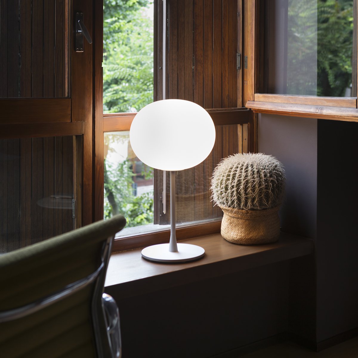 Glo-Ball T1 Table Lamp In Use