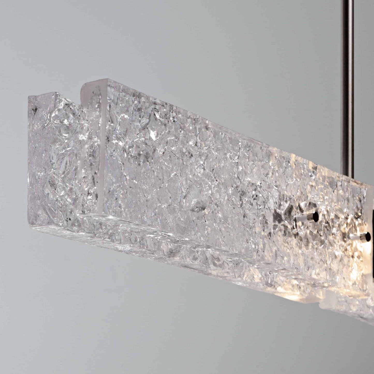 Glacier LED Linear Pendant Light in Detail.