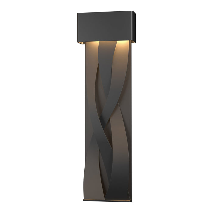 Tress LED Outdoor Wall Light in Small/Coastal Black.