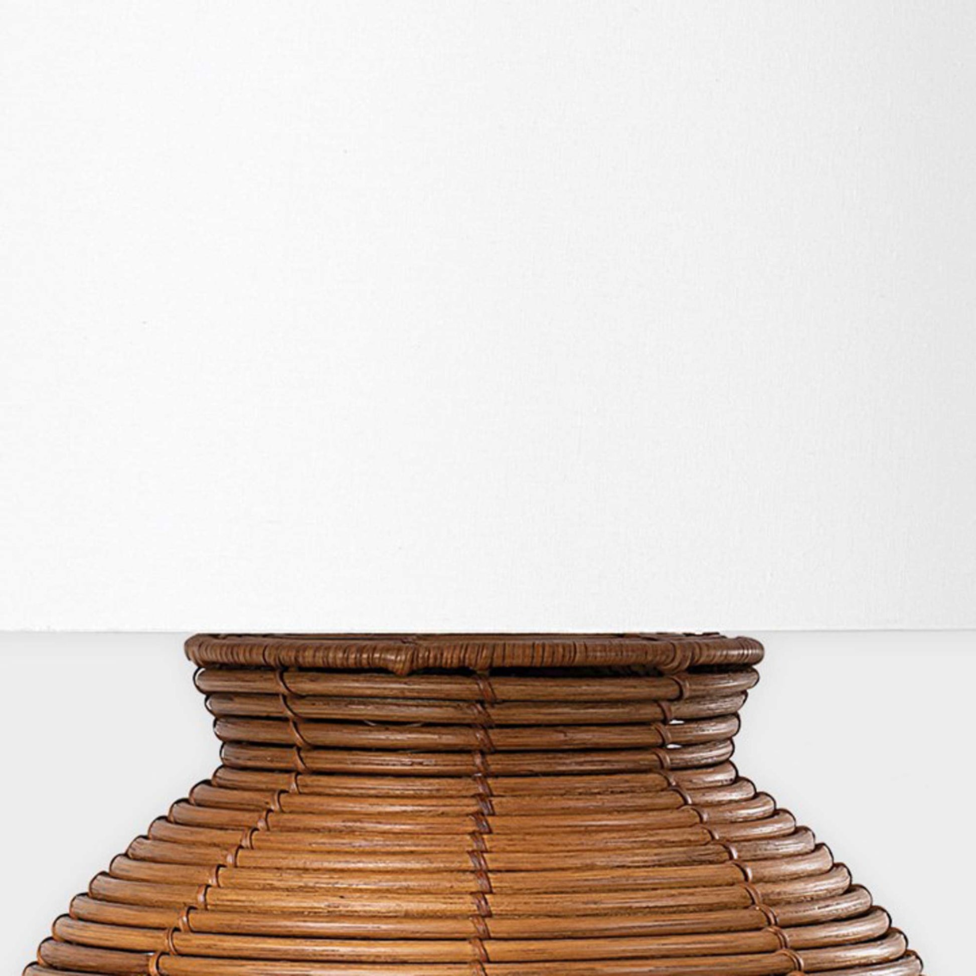 Newark Table Light in Detail.