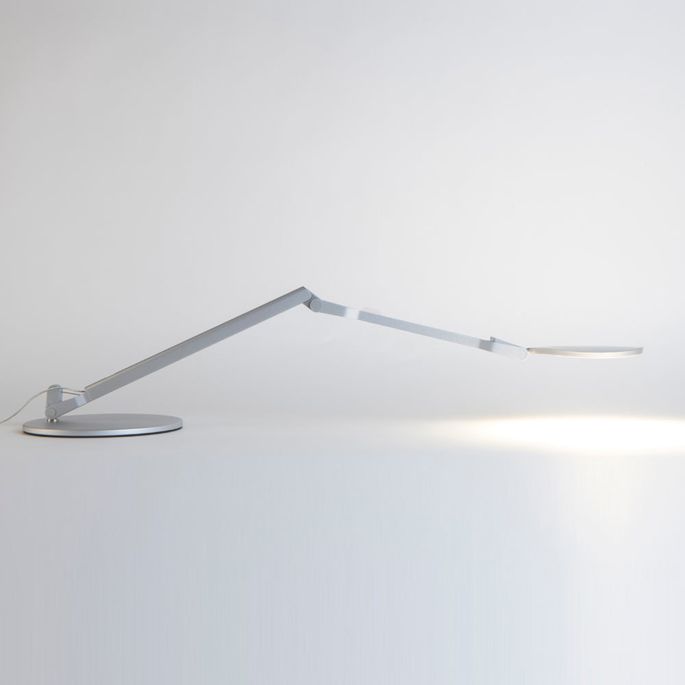 Splitty Reach Pro LED Desk Lamp in Detail.