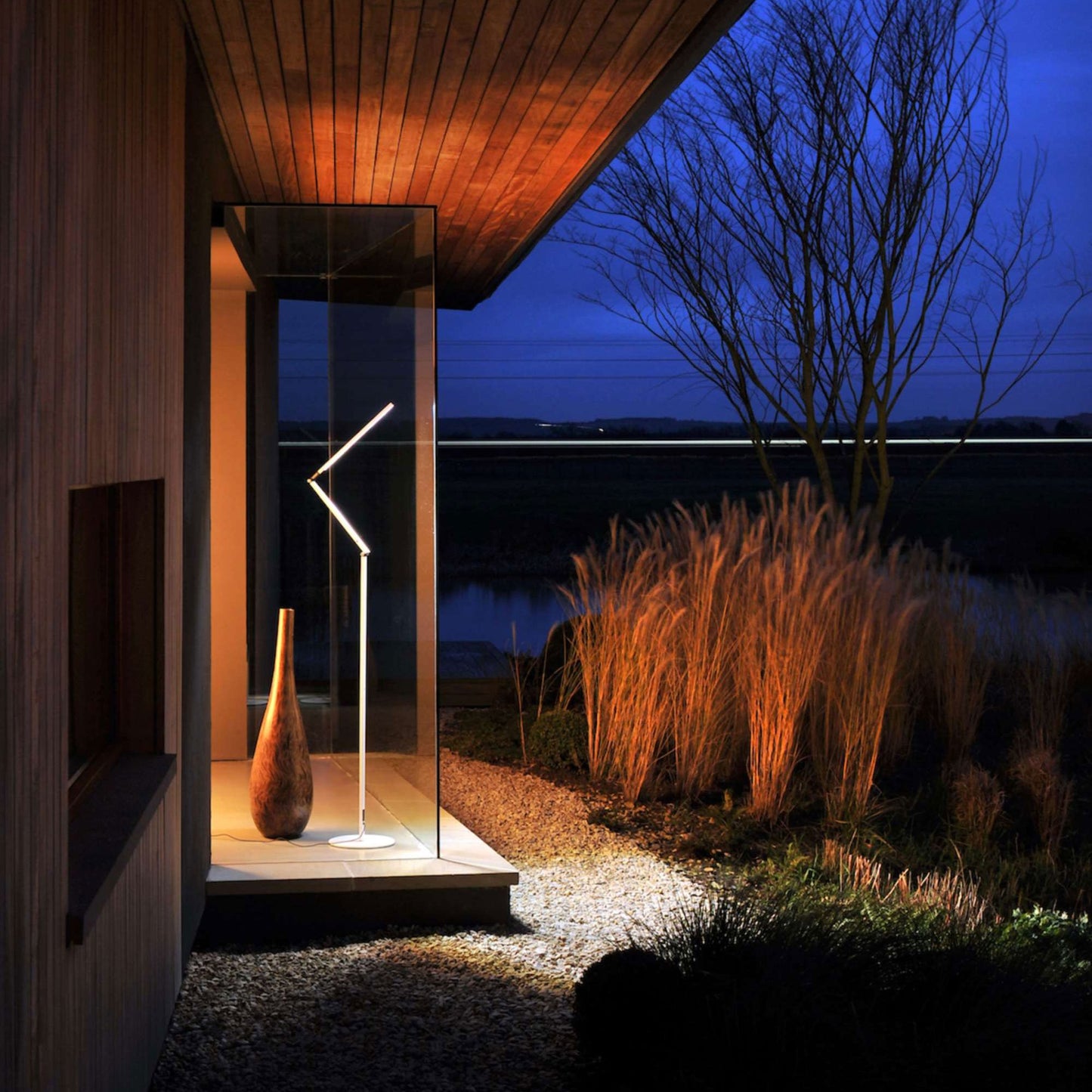 Z-Bar LED Floor Lamp in Outdoor.