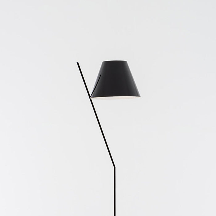 La Petite Floor Lamp in Detail.