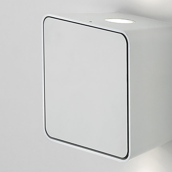 Lab Lid Accessory in White.