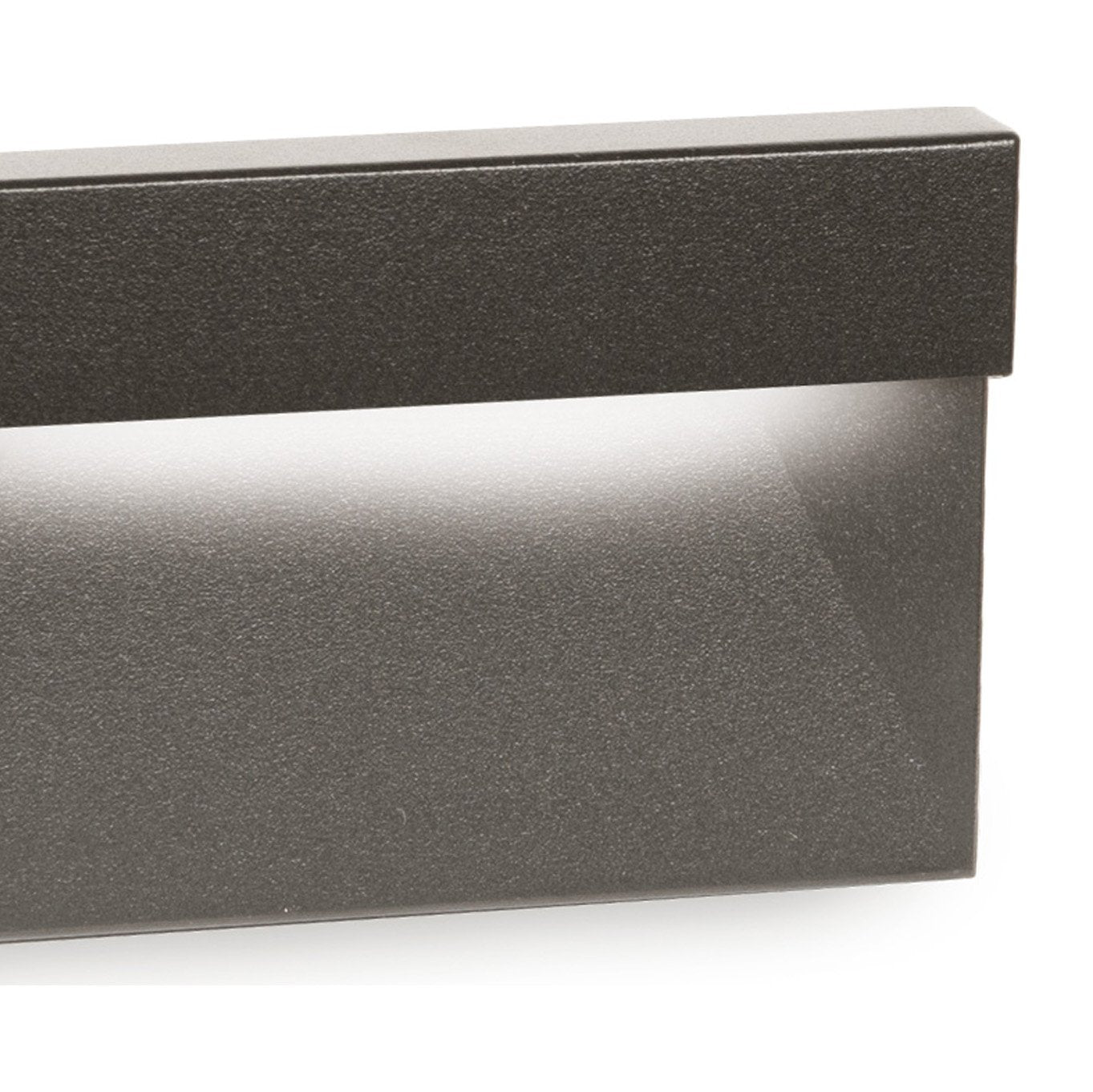 LEDme Horizontal Ledge LED Step and Wall Light in Detail.