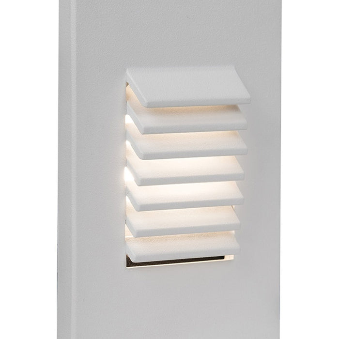 LEDme Vertical Louvered LED Step and Wall Light in Detail.