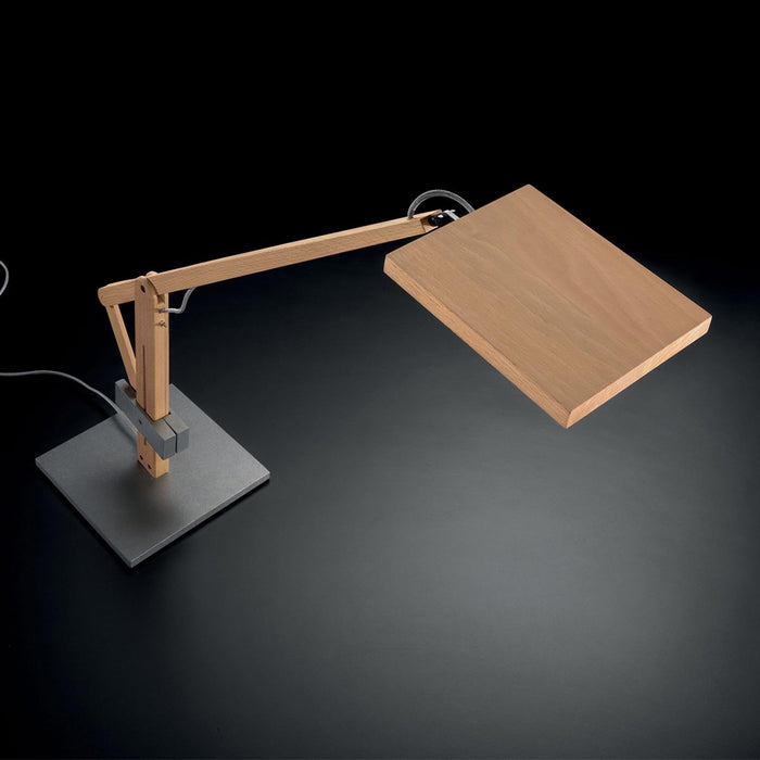 Leva LED Table Lamp in Detail.