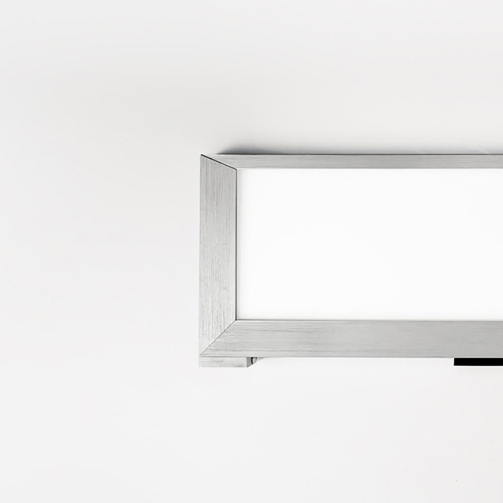 Line 2.0 Edge Lit LED Task Light in Detail.