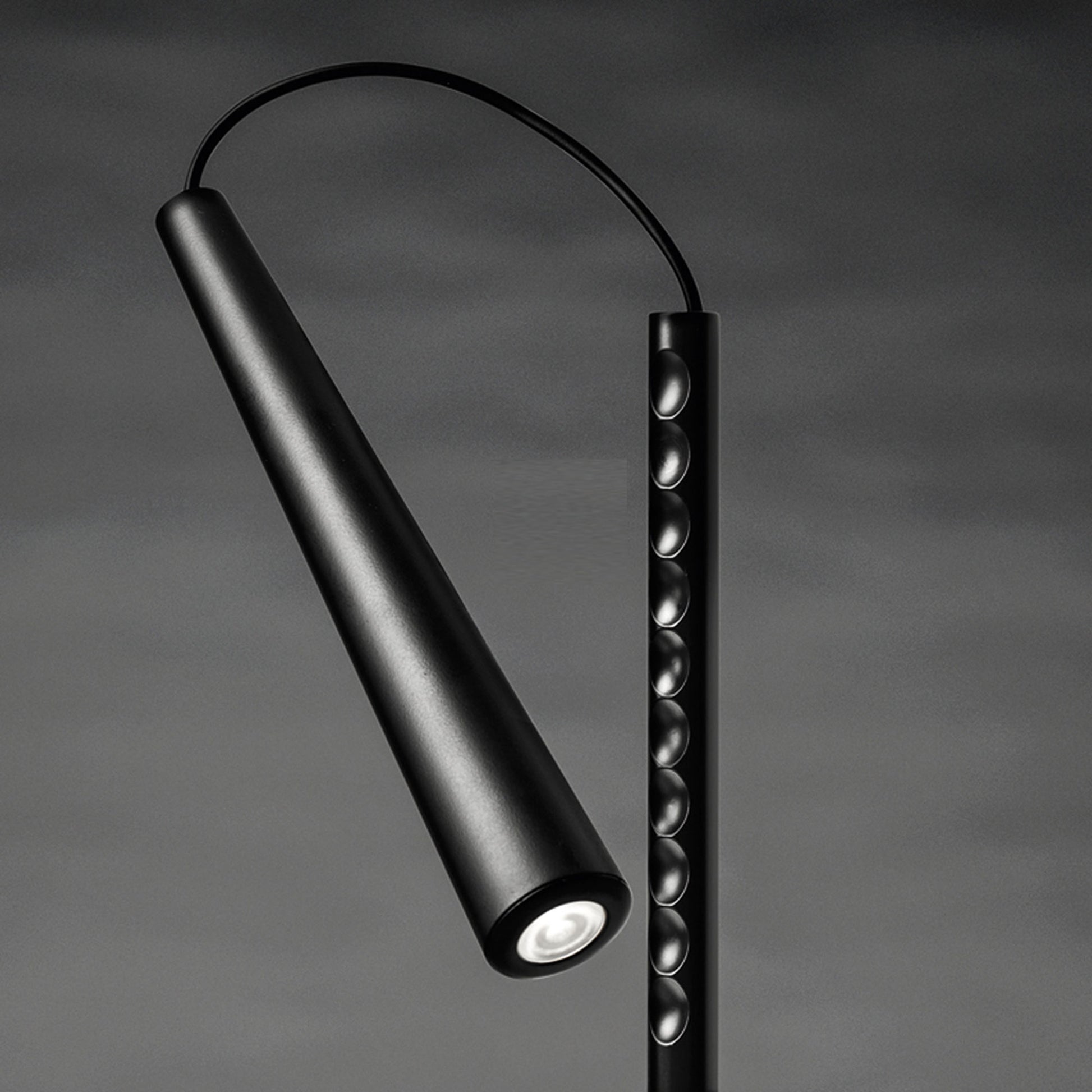 Magneto LED Table Lamp in Detail.