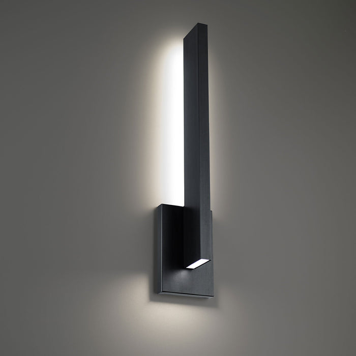Mako Outdoor LED Wall Light in Detail.