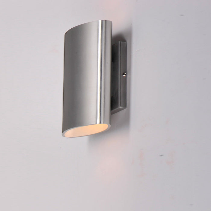 Lightray 7 Inch Outdoor LED Wall Light in Detail.