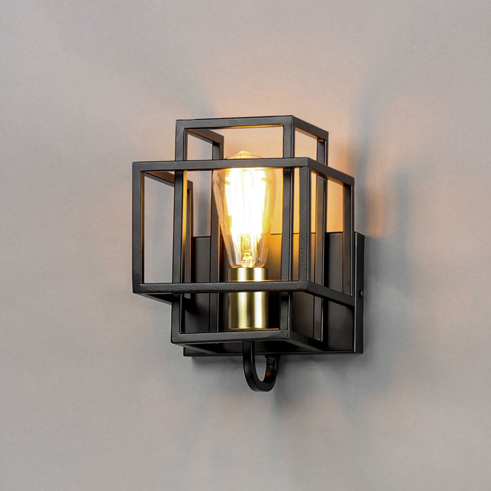 Liner Wall Light in Detail.