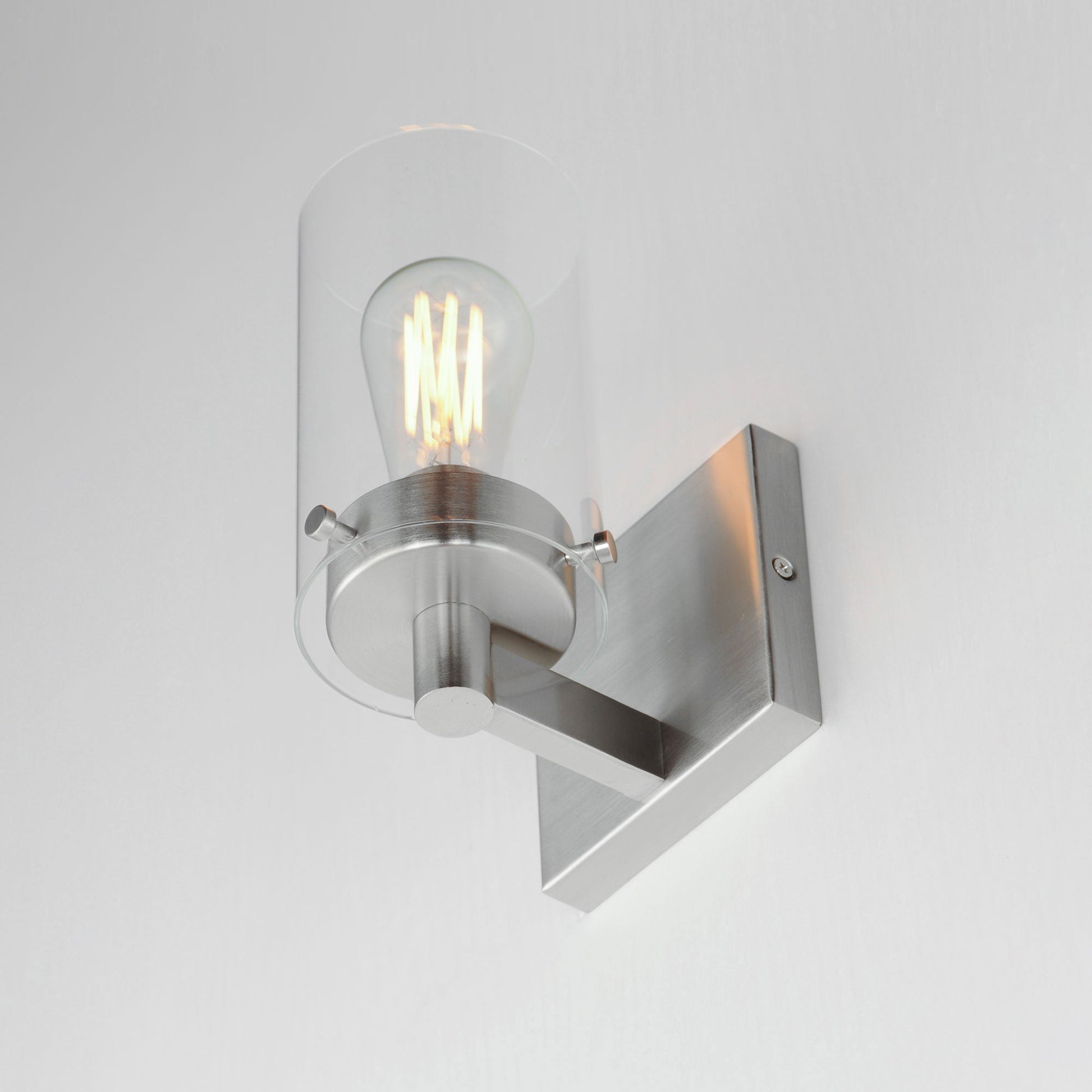 Pinn Wall Light in Detail.