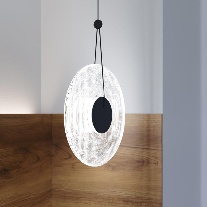 Meclisse™ LED Pendant Light in Detail.