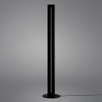 Megaron LED Floor Lamp in Black (80CRI/3000K).