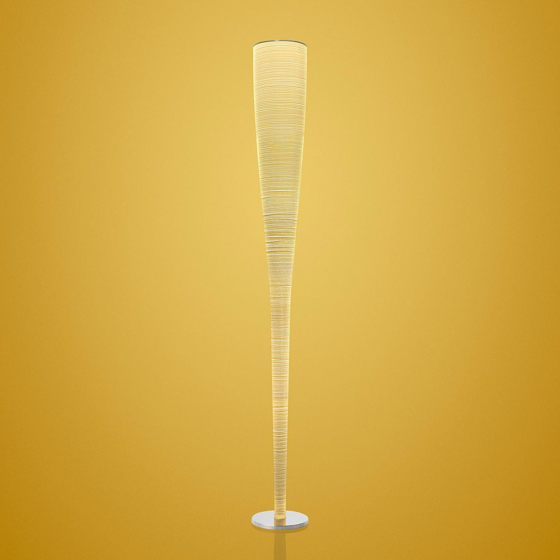 Mite Floor Lamp in White.