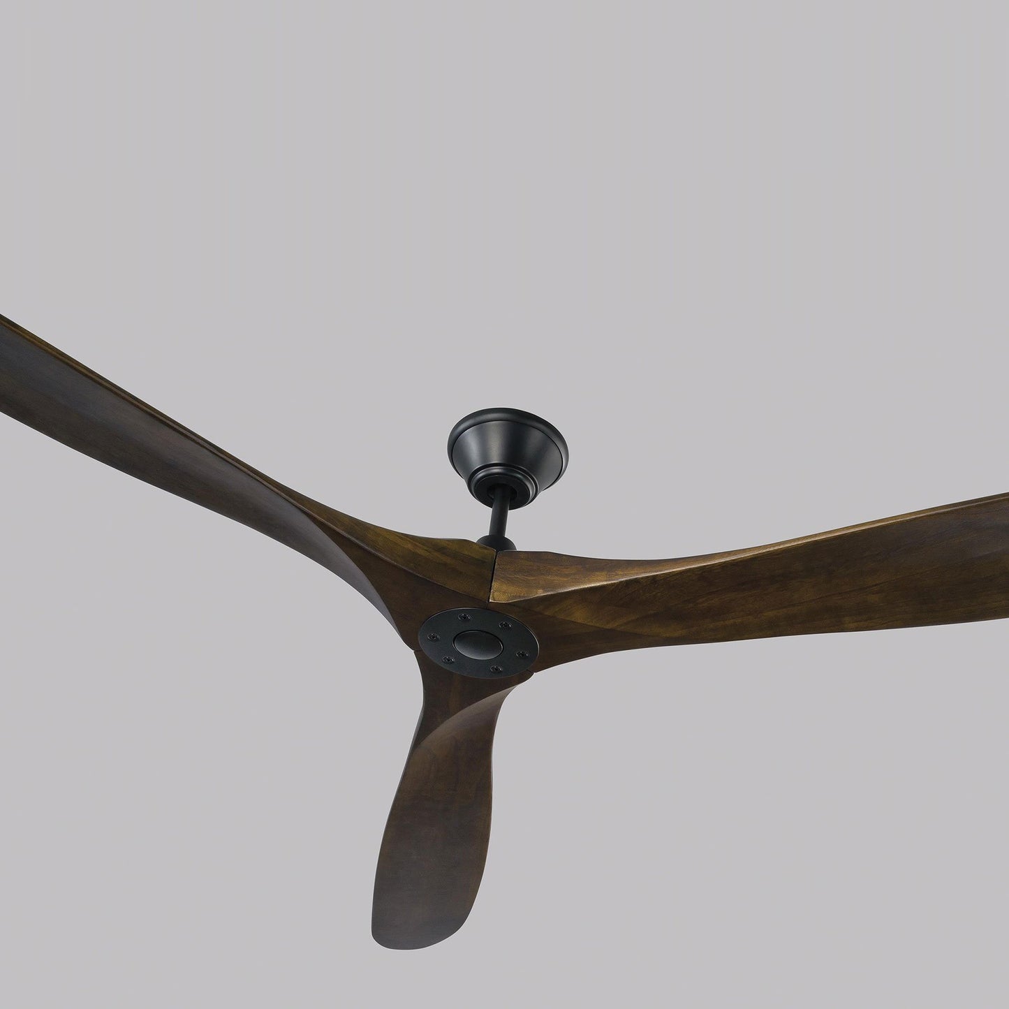 Maverick Super Max Ceiling Fan in Detail.