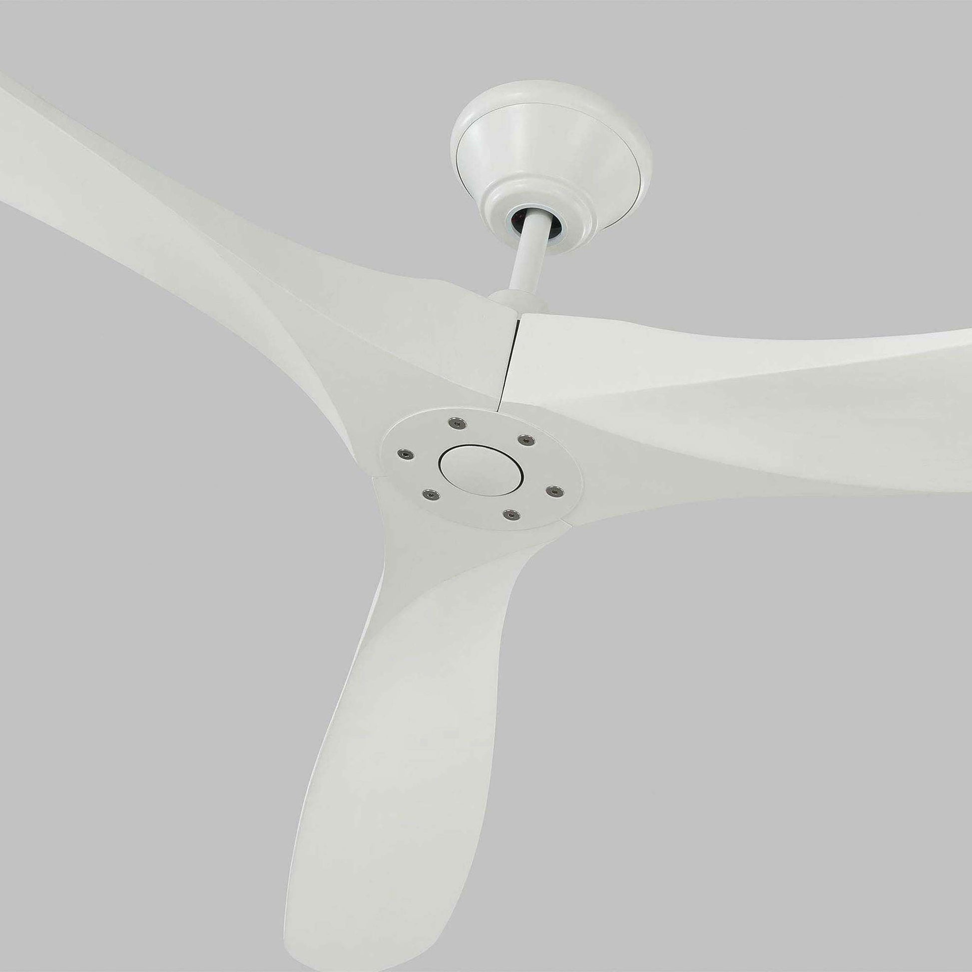 Maverick Super Max Ceiling Fan in Detail.