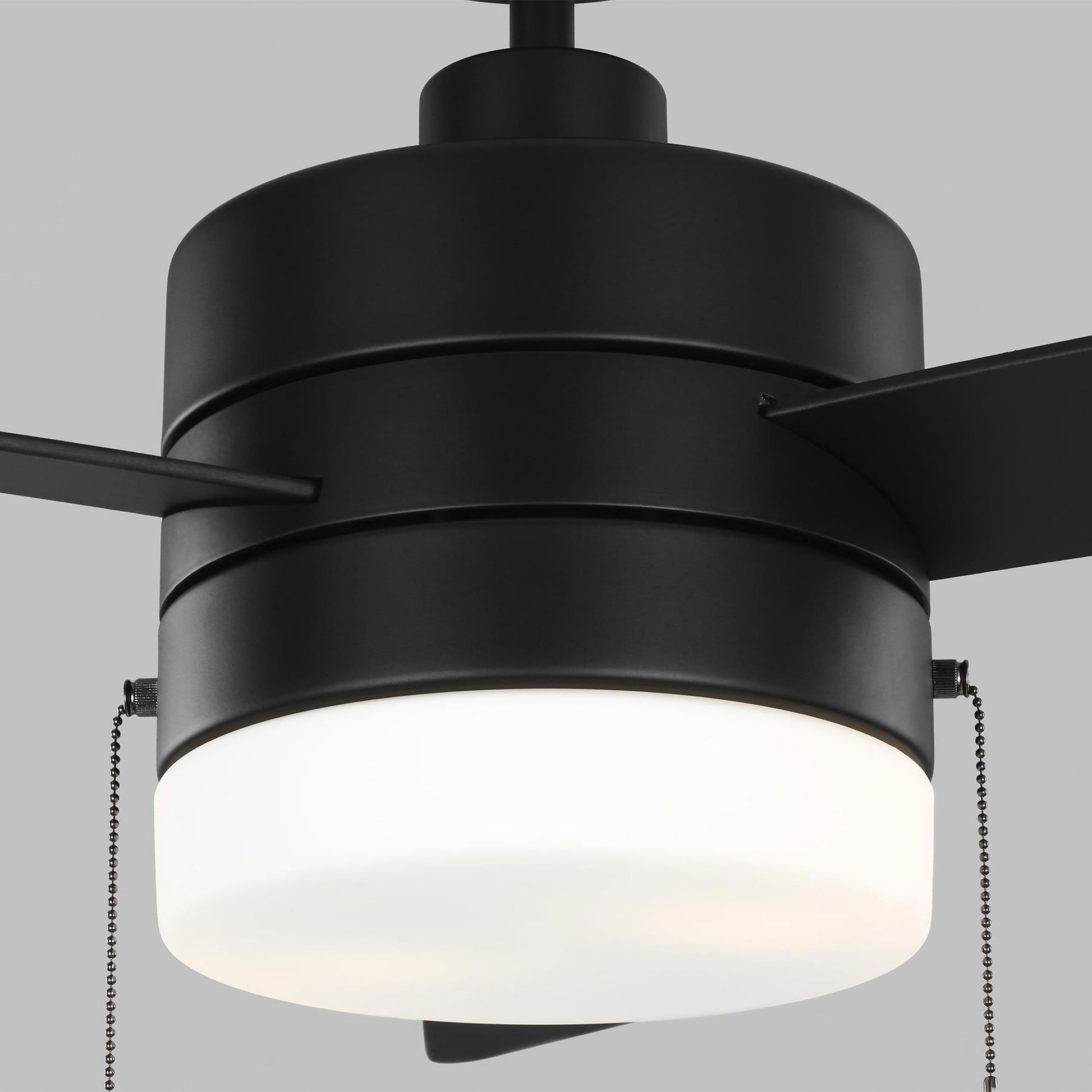 Syrus LED Ceiling Fan in Detail.