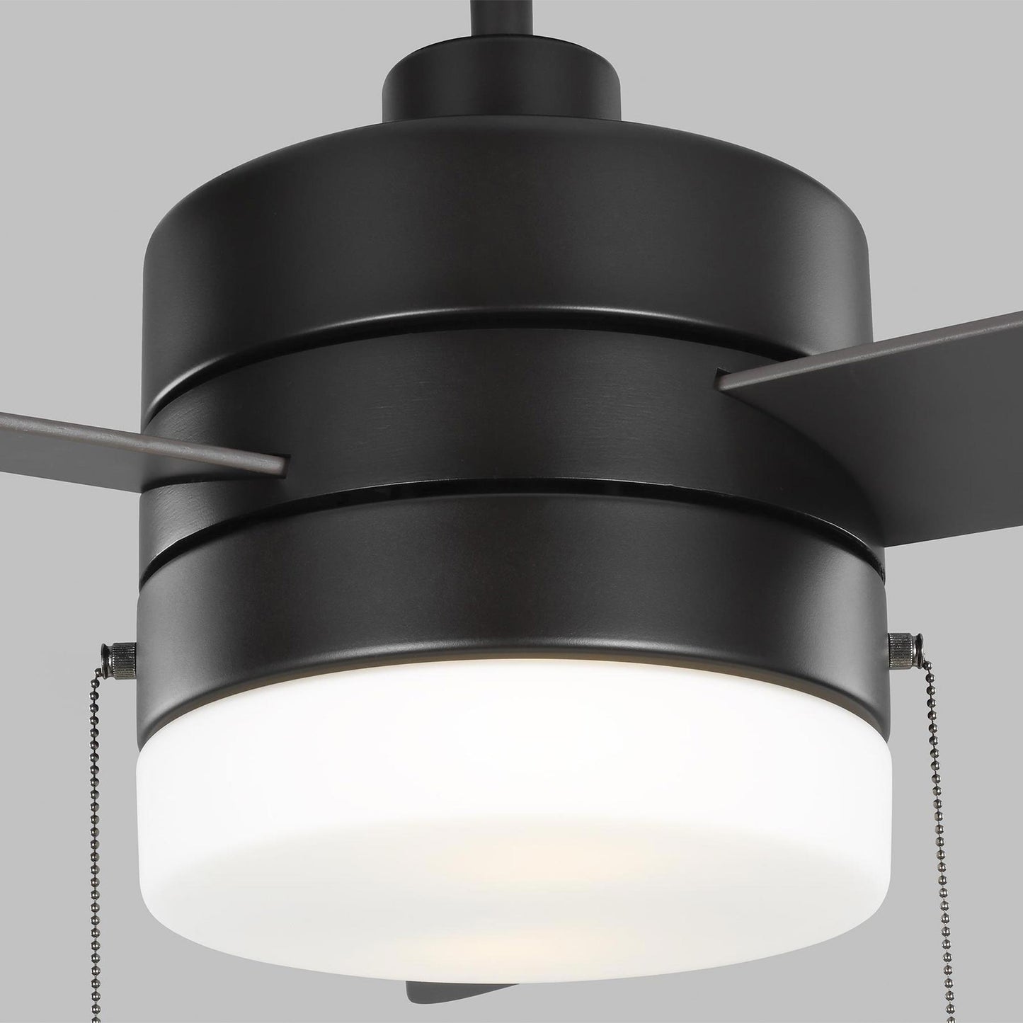 Syrus LED Ceiling Fan in Detail.