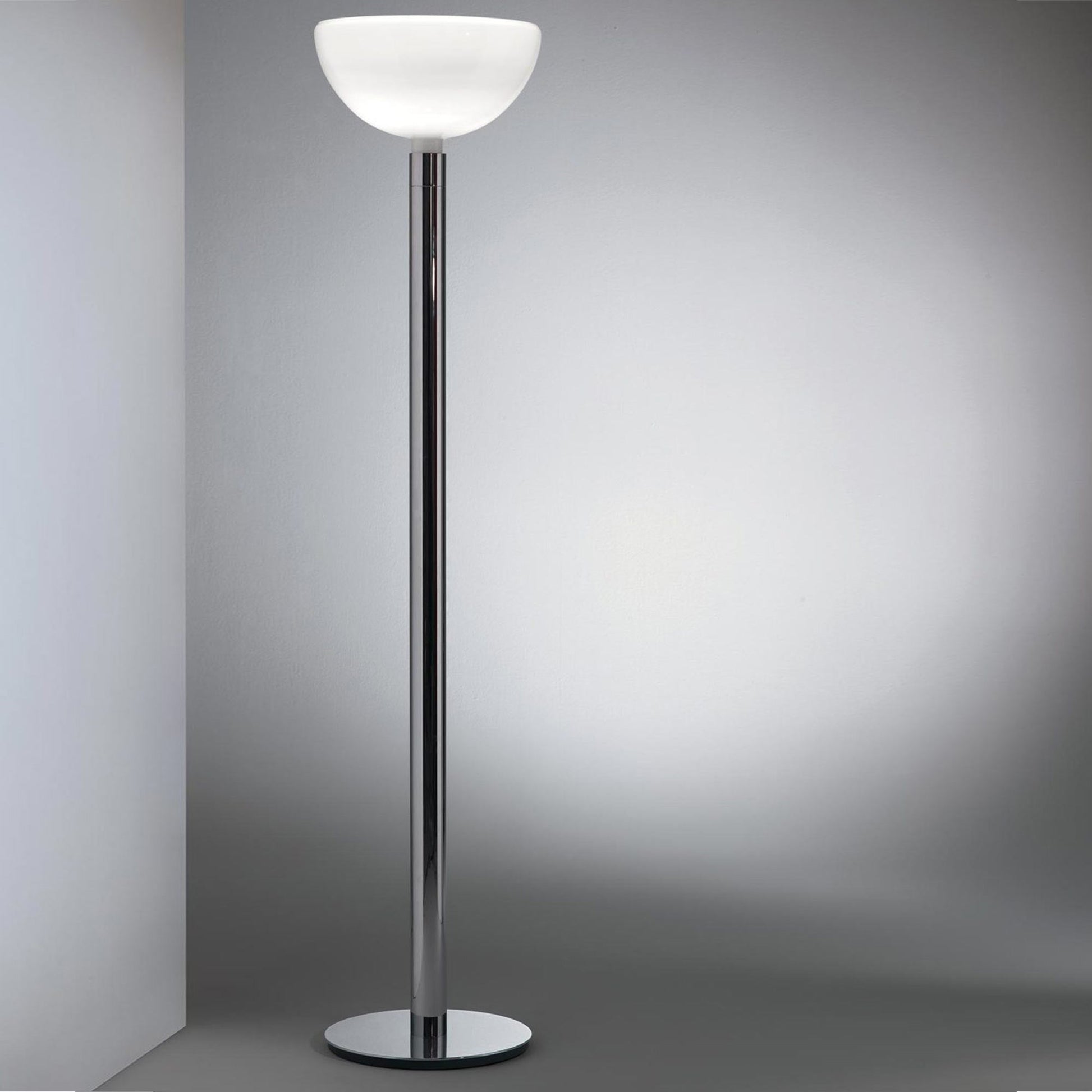 AM2C Floor Lamp in Detail.