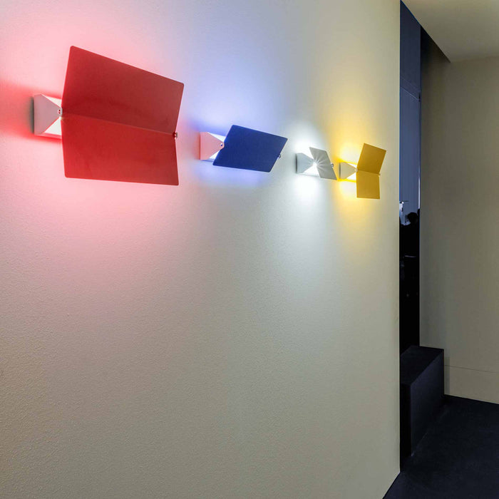 Applique A Volet Pivotant Pile Wall Light in hallway.
