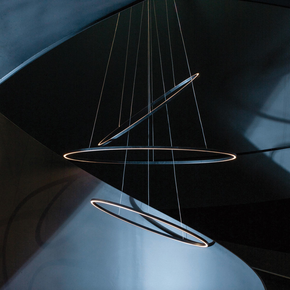 Ellisse LED Triple Pendant Light in Detail.