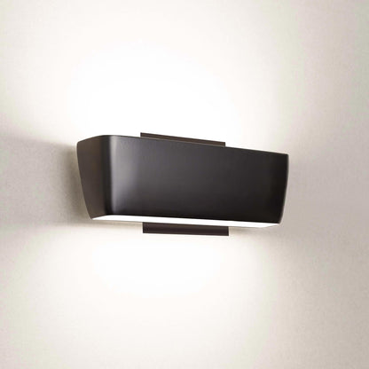 Flaca LED Wall Light in Detail.