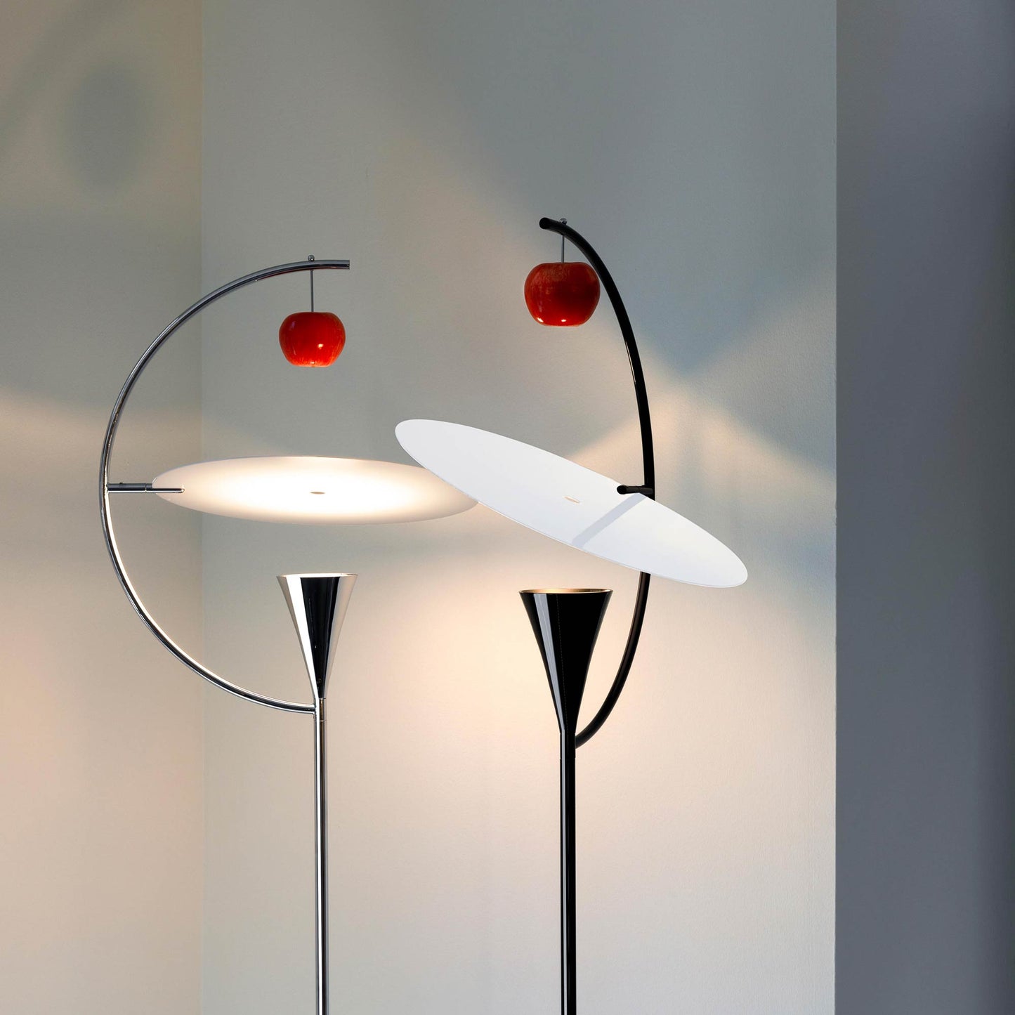 Newton LED Floor Lamp in Detail.