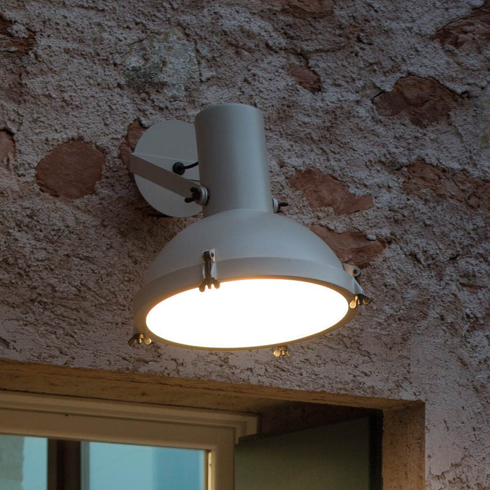 Projecteur Ceiling/ Wall Light in Detail.