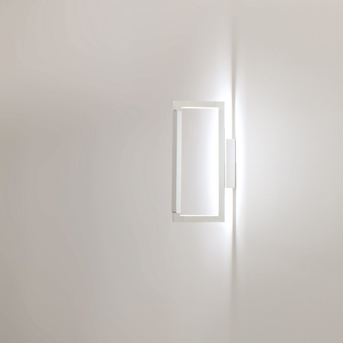 Spigolo LED Ceiling / Wall Light in Detail.
