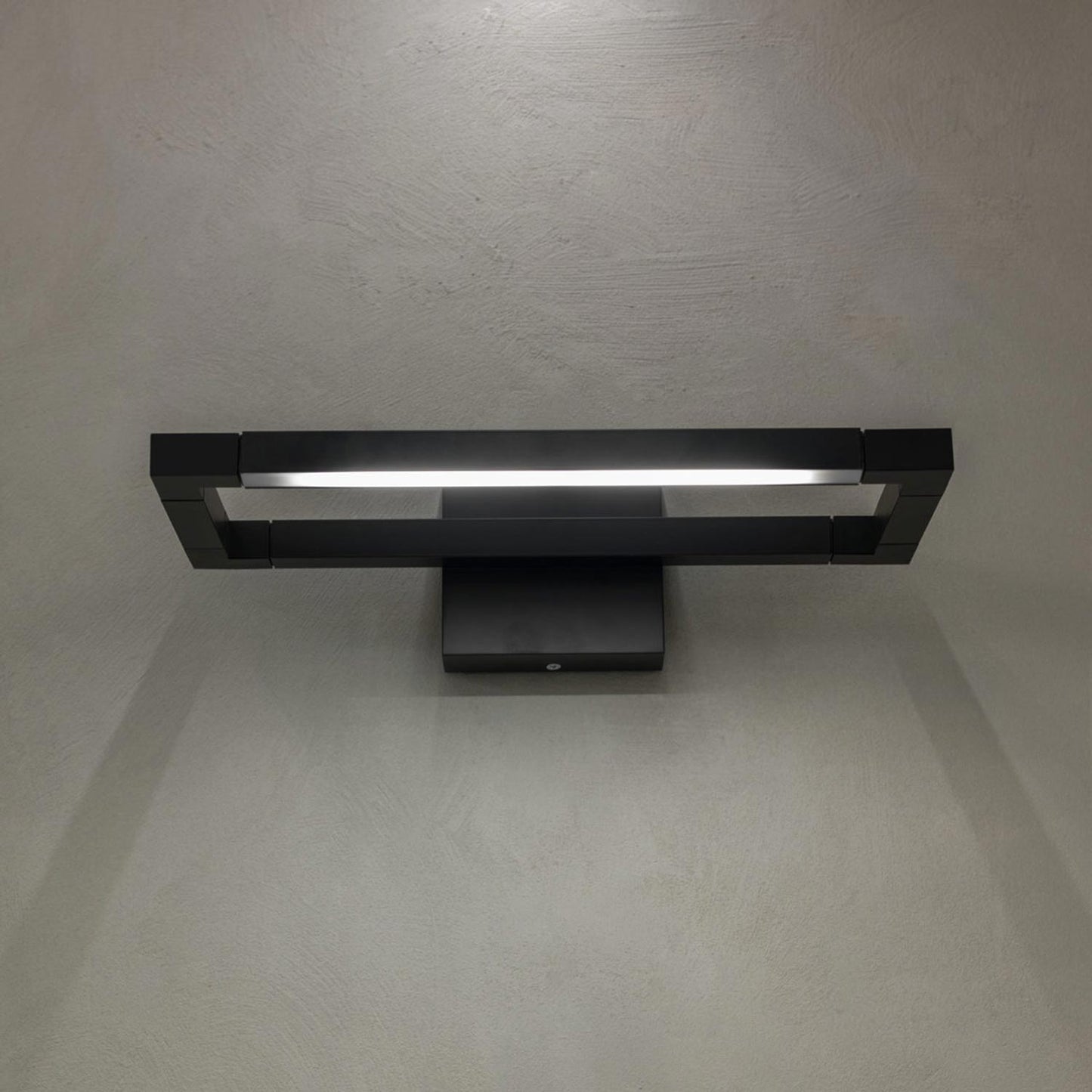 Spigolo LED Ceiling / Wall Light in Detail.