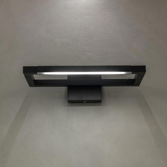 Spigolo LED Ceiling / Wall Light in Detail.