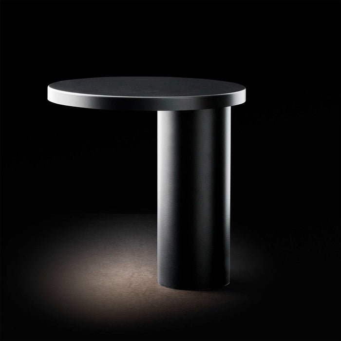 Cylinda LED Table Lamp in Detail.