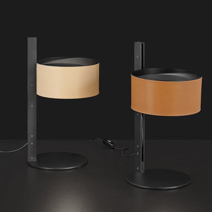 Parallel Table Lamp in Detail.