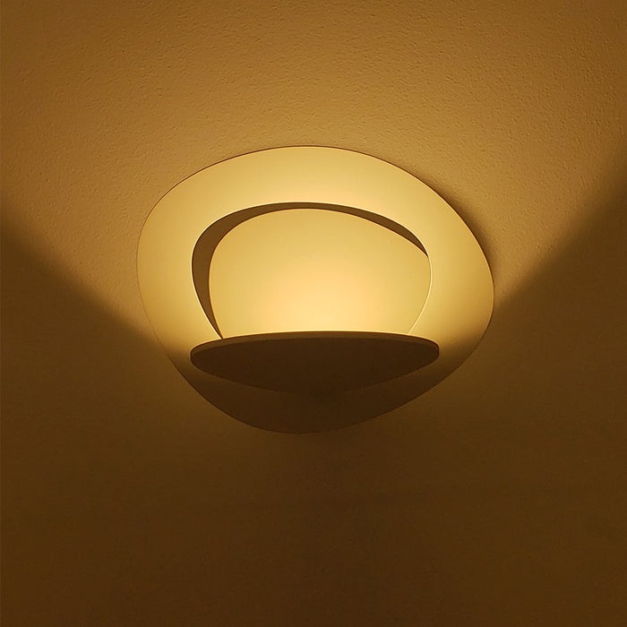 Pirce LED Wall Light in Detail.
