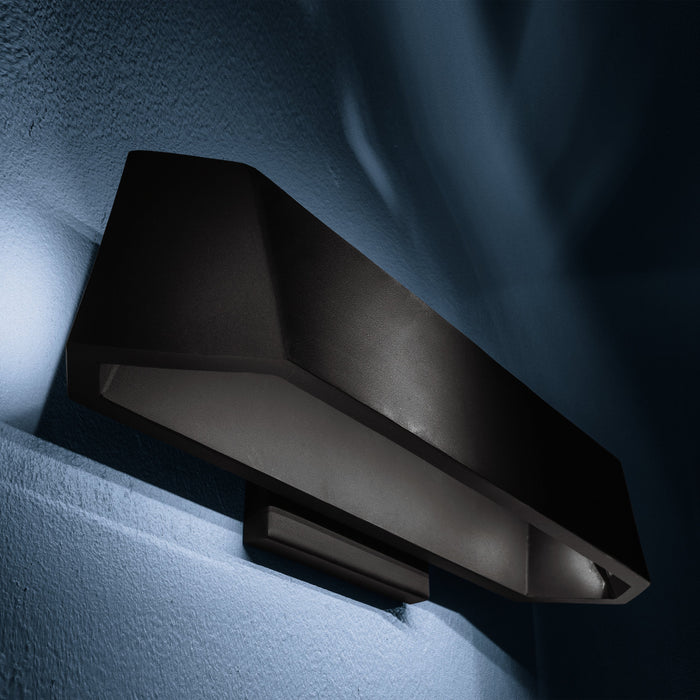 Pitch Outdoor LED Wall Light in Detail.