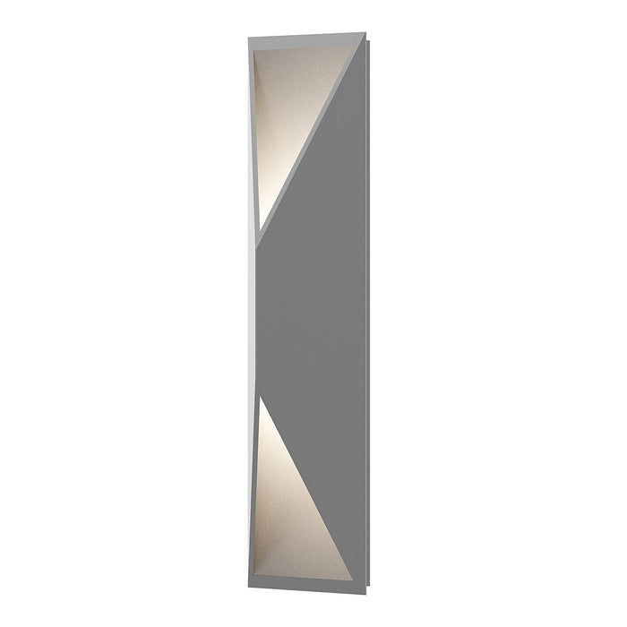 Prisma™ Outdoor LED Wall Light in Large/Textured Gray.