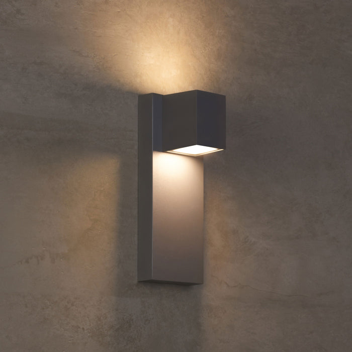 Quadrate Outdoor LED Wall Light in Detail.