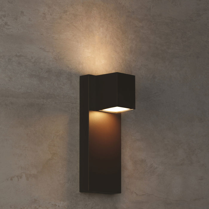 Quadrate Outdoor LED Wall Light in Detail.