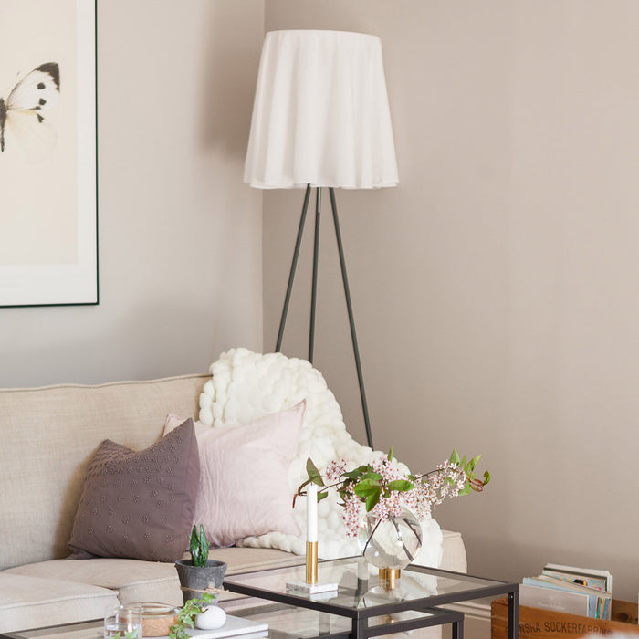 Rosy Angelis Floor Lamp In Use