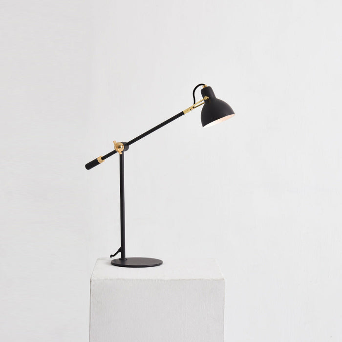 Laito Gentle Table Lamp in Detail.
