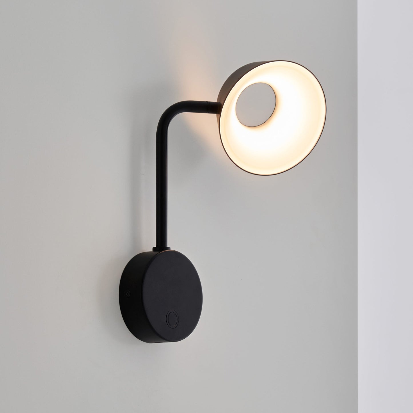 OLO LED Arm Wall Light in Detail.