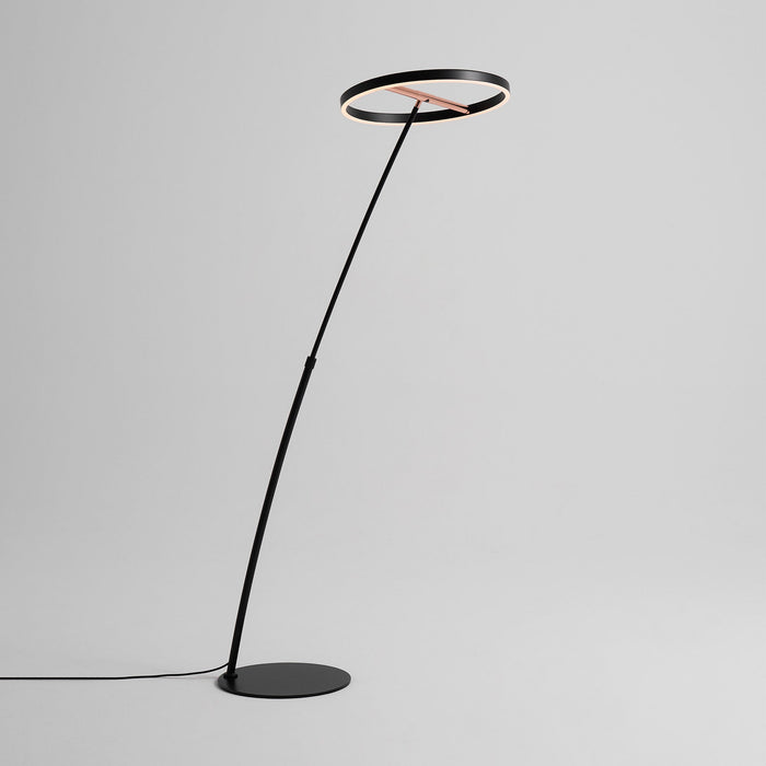 SOL LED Floor Lamp in Detail.