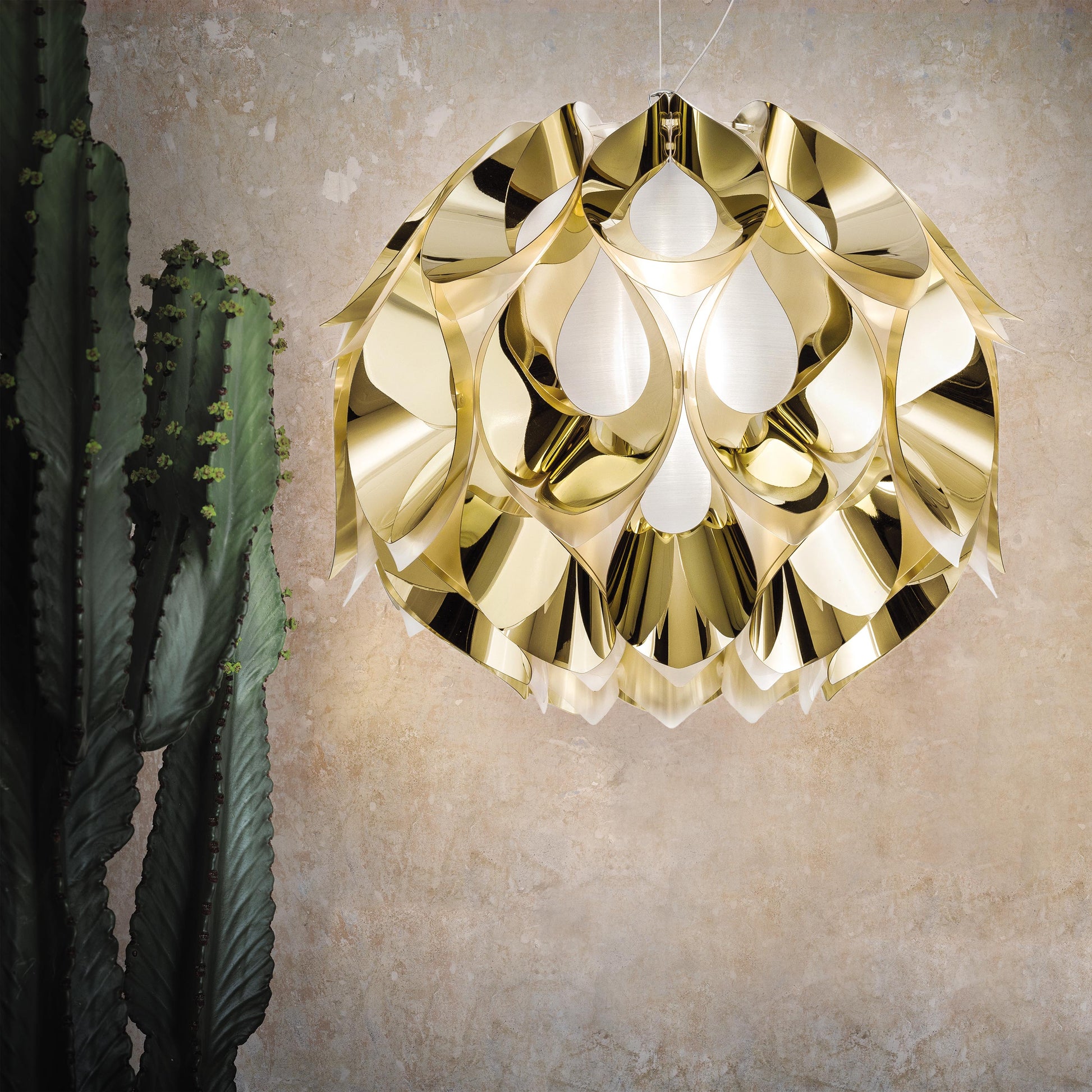 Flora LED Pendant Light in Detail.